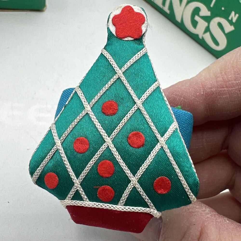 Set 12 Vtg Puffy Green Fabric Christmas Tree Napkin Rings Quilted 1980s Kitsch